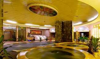 Guilin Lijiang Waterfall Hotel