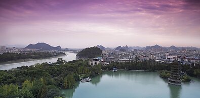 Guilin Lijiang Waterfall Hotel