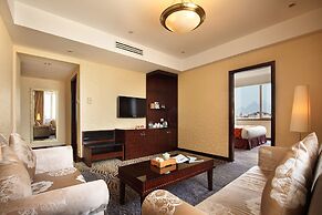 Guilin Lijiang Waterfall Hotel