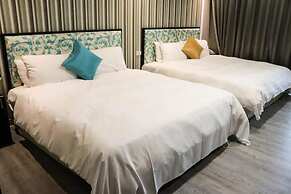 The Loft Seaside Suites