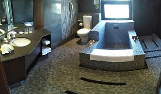 The Loft Seaside Suites