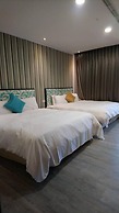 The Loft Seaside Suites
