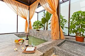 The Loft Seaside Suites