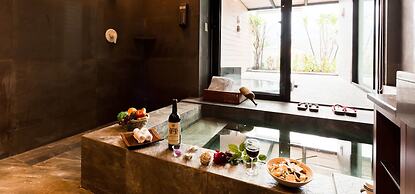The Loft Seaside Suites