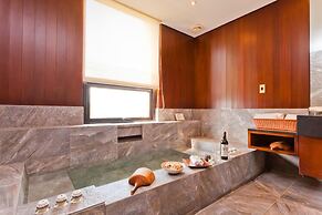 The Loft Seaside Suites