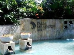 Palm Meadows Resort
