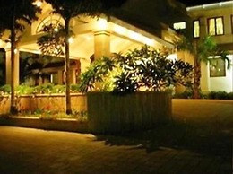 Palm Meadows Resort