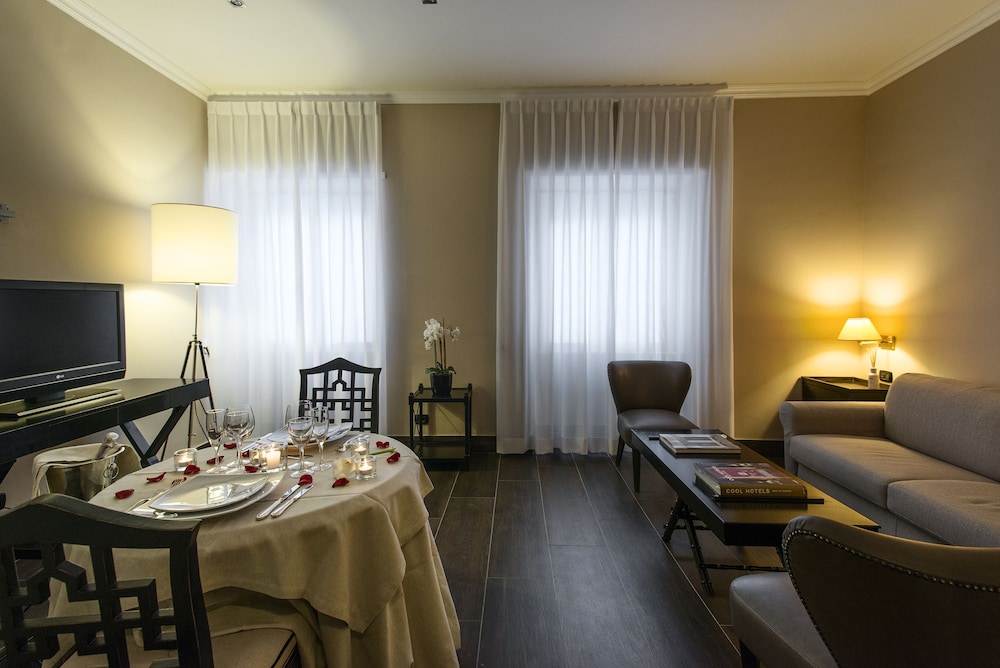 Ambasciatori Place Hotel