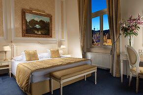 Savoy Westend Hotel