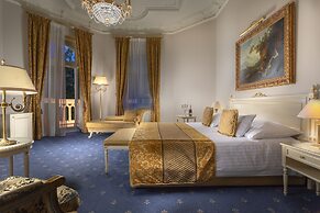 Savoy Westend Hotel