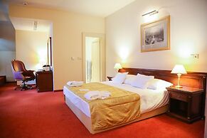 Savoy Westend Hotel