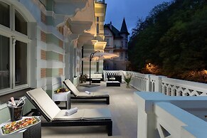 Savoy Westend Hotel