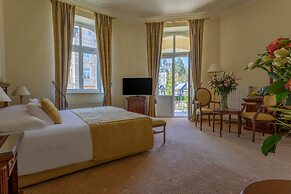Savoy Westend Hotel