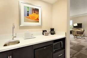 Hampton Inn & Suites Largo