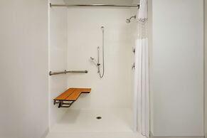 Hampton Inn & Suites Largo