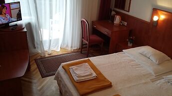 Helios Hotel Pension