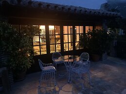 Hotel Los Jarales
