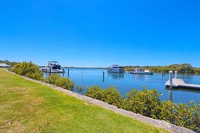 Boathouse Resort Tea Gardens
