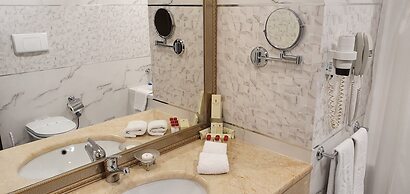 Grand Mir Hotel