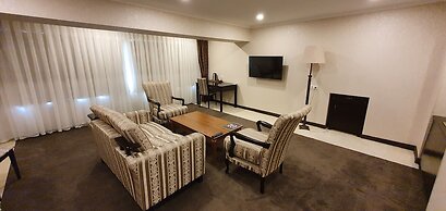 Grand Mir Hotel