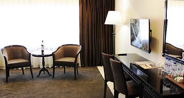 Grand Mir Hotel
