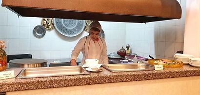 Grand Mir Hotel