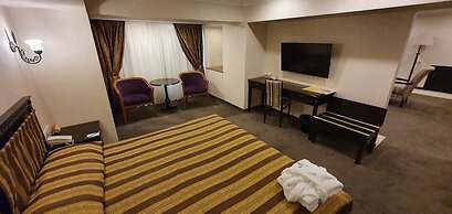 Grand Mir Hotel