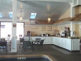 Hyannis Travel Inn