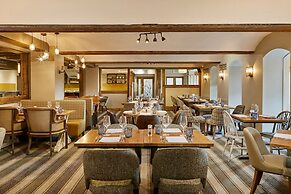 Lion Quays Hotel & Spa