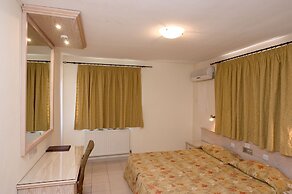 Senator Hotel Apartments - Adults Only