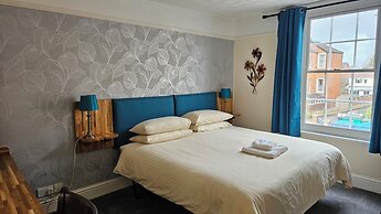 The Edward Hotel