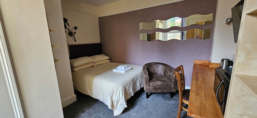 The Edward Hotel