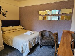 The Edward Hotel