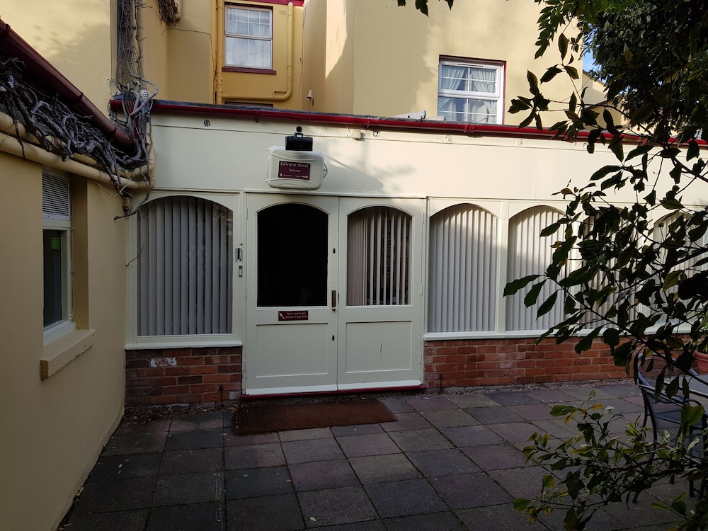 The Edward Hotel