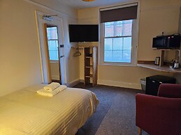 The Edward Hotel