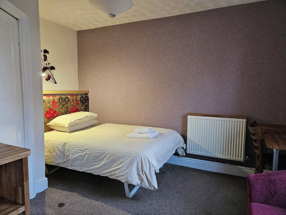 The Edward Hotel