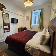 Chelsea House Hotel
