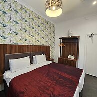 Chelsea House Hotel