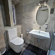 Chelsea House Hotel