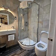 Chelsea House Hotel