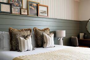 Crown Hotel