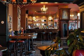 Crown Hotel