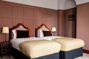 Crown Hotel