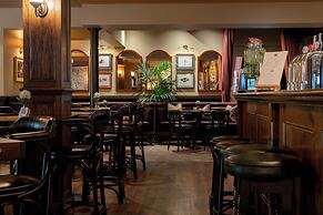 Crown Hotel
