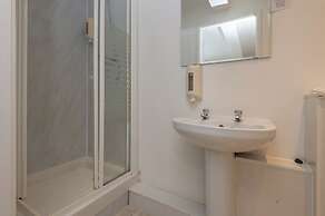 Ascot Grange Hotel & Apartments