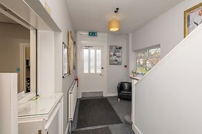 Ascot Grange Hotel & Apartments