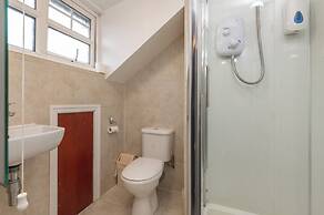 Ascot Grange Hotel & Apartments