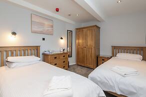 Ascot Grange Hotel & Apartments