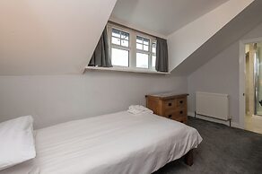 Ascot Grange Hotel & Apartments