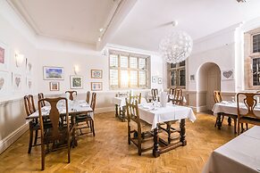The Amberley Inn